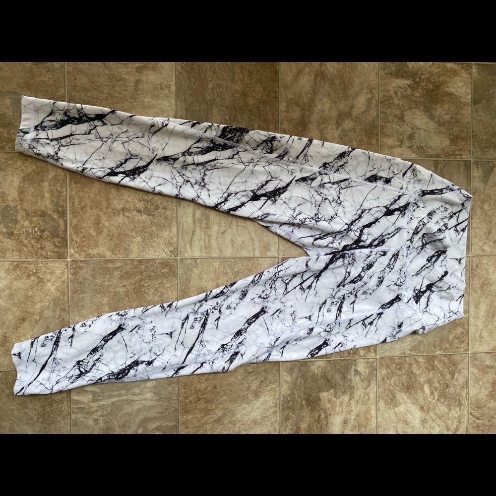 not sure of brand, but barely worn.
